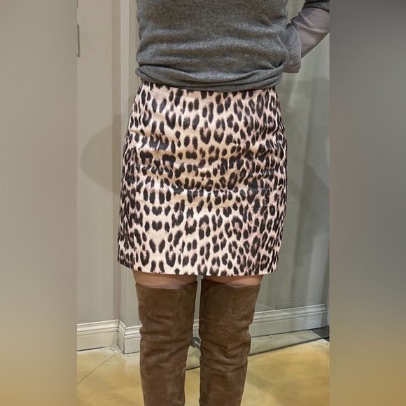 BAUM UND PFERDGARTEN Leopard print leather Pencil Mini Skirt for Night Out - Picture 5 of 5